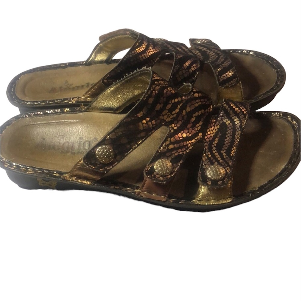 Woman’s Venus bronze gleam snake print rare slide Algeria sandals